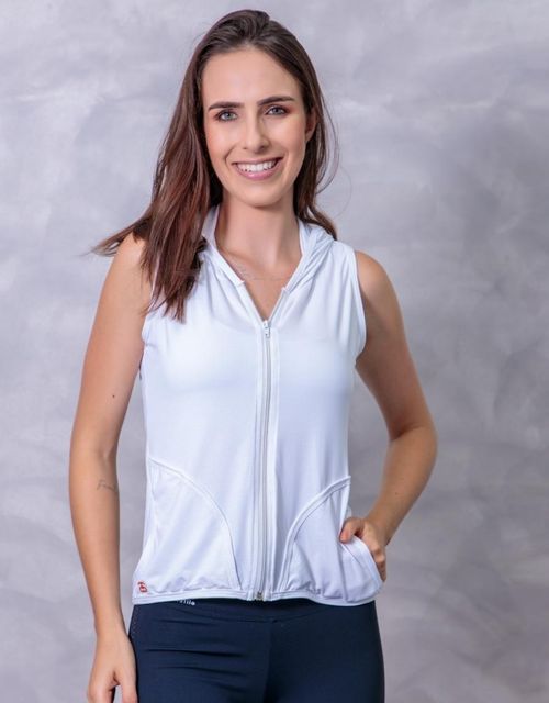 F012 - Regata fitness com zíper capuz e bolso lateral.
