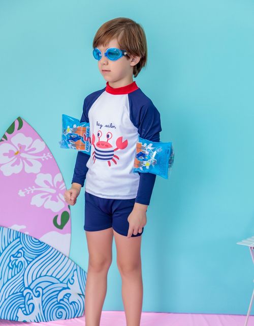 B292 - Conjunto infantil masculino.