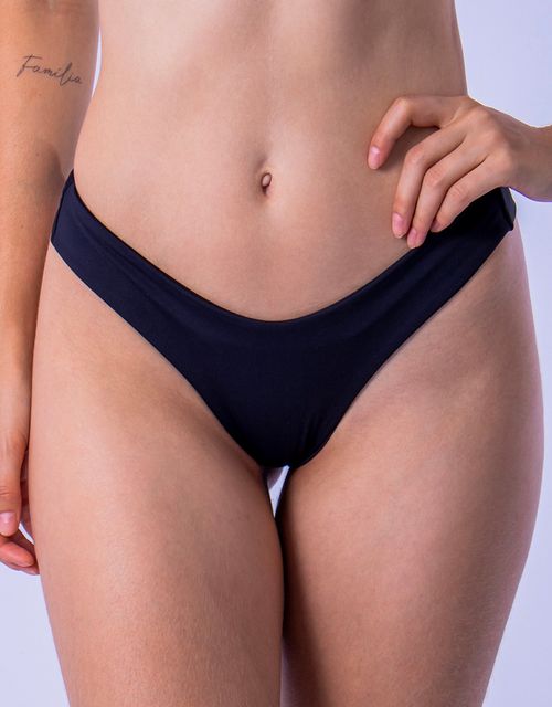 B366 - Calcinha asa delta.