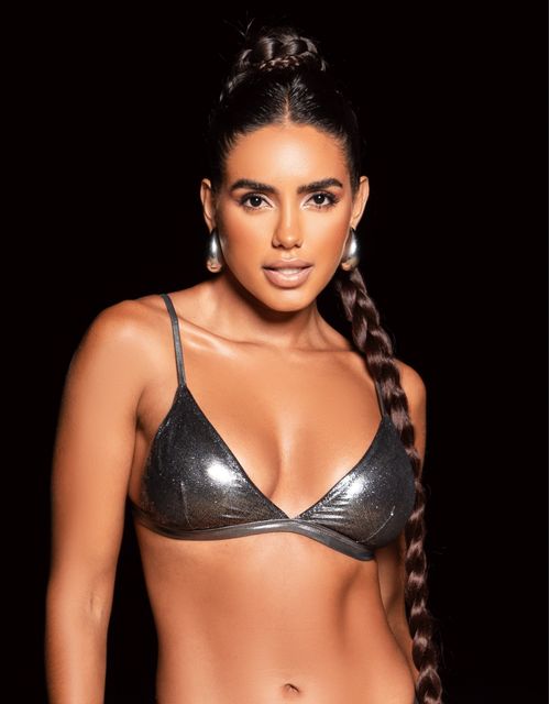 B494 - Sutia maiza com base e regulagem, sem bojo.