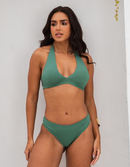 B531 - Conjunto sutiã estruturado com base e calcinha tanga rebatida na frente.