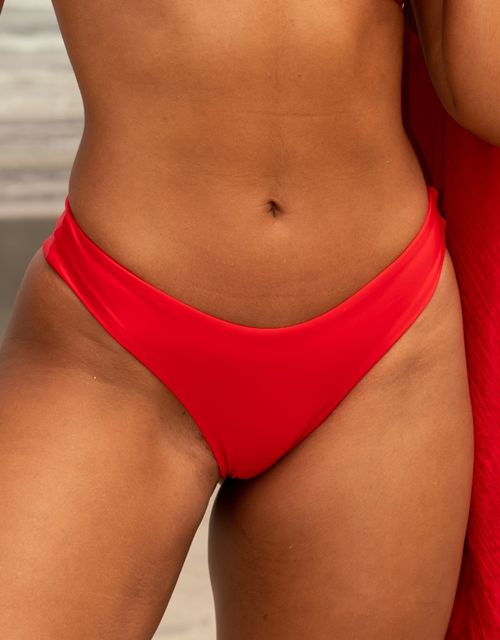 B476 - Calcinha lateral media fio, asa delta,franzida no bumbum, tecido jersynil (Tecido com brilho sutil)