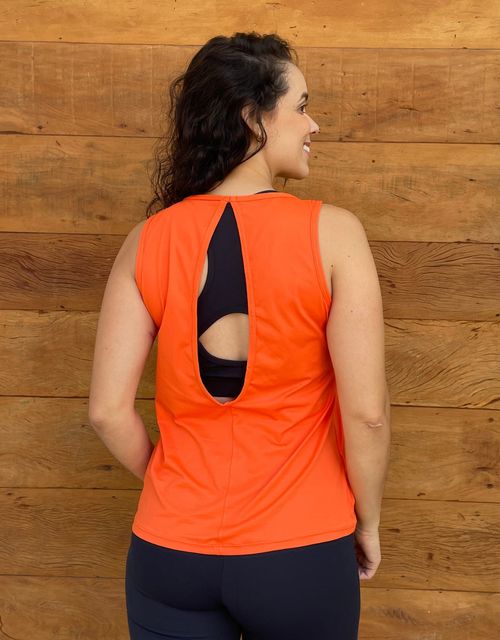 F369 - Regata cavada fitness com decote nas costas.
