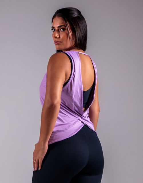F427 - Regata fitness transpassada nas costas.