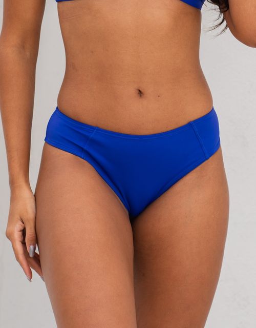 B514 - Calcinha lateral media e bumbum medio (tanga), rebatido na frente.