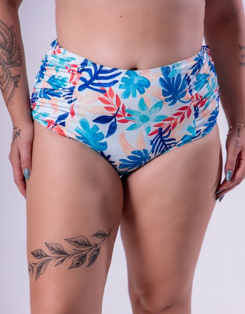 B096 - Calcinha hot pant bumbum largo, franzida na lateral.