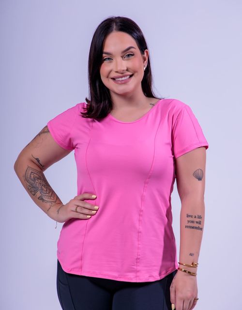 F330 - Blusa manga curta estilo camiseta (soltinha), com decote em v nas costas e detalhe em ponto trançado.