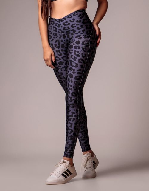 F280MT - Legging fitness com recortes, tecido metalizado.