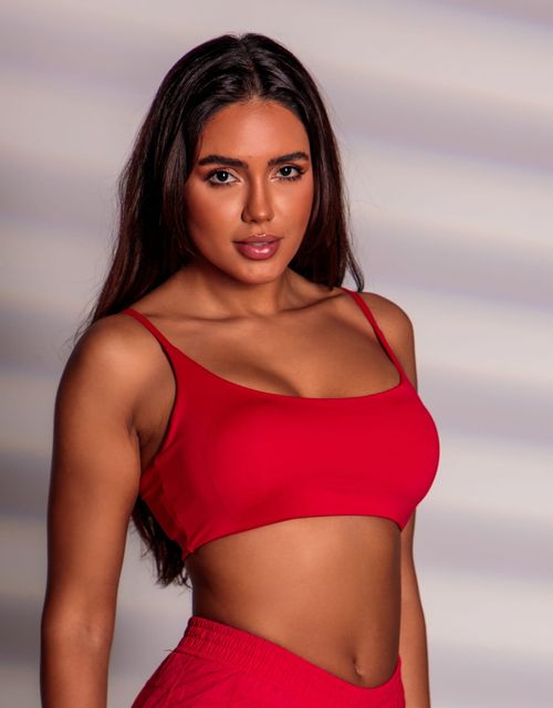 F297 - Top Conforto Alças Retas, Duplo, com Bojo Removível e Alças Finas  - Suporte e Estilo em uma Peça Versátil.