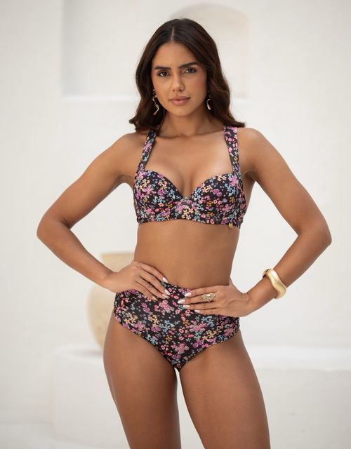 Sutiã estruturado de cruzar nas costas + Calcinha hot pant, tanga