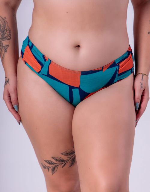 B074c - Calcinha lateral larga e bumbum largo.