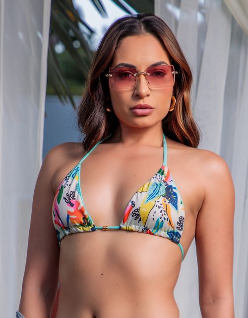 B452 - Biquini cortininha ou bojo triangulo dupla face.