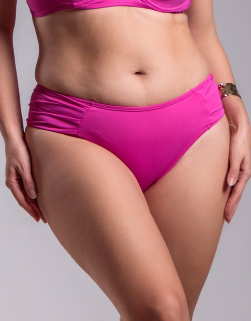 B074c - Calcinha lateral larga e bumbum largo.