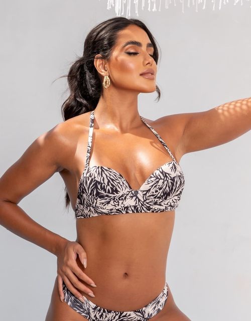 B085- Sutiã estruturado com bojo, alças finas e base.